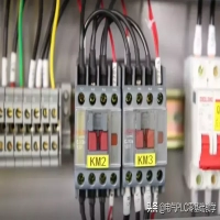 交流接觸器選型主要看哪個(gè)(交流接觸器選型怎么選)