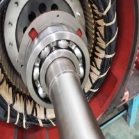 同步電動(dòng)機(jī)通常工作在什么狀態(tài)？